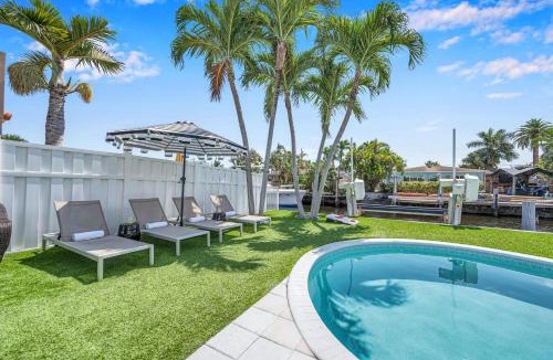 South New River Isles House | Waterfront Bungalow Heated Pool Pineapple Key