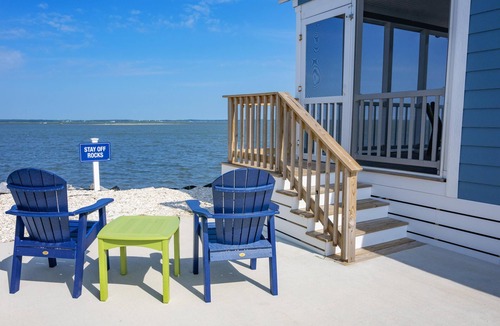 Chincoteague House | Waterfront Bungalow on Chincoteague Bay (VA)! - Waterfront Bungalow with Two Bedrooms