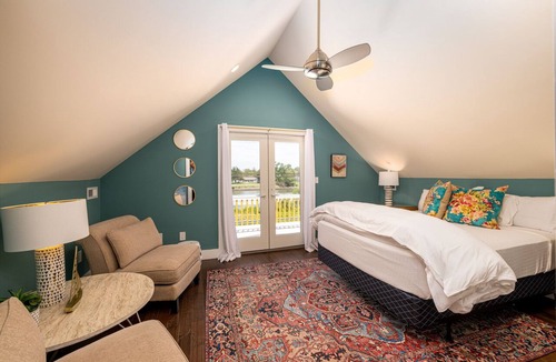 Cape May Cottage | Waterfront Cape May canal property 5min to beach landscaped grounds