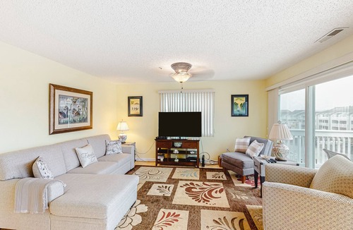 North Ocean City Condo | Waterfront Condo 3 Blocks from Beach w/Canal View Balcony & Shared Pool
