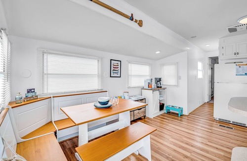 Sandbridge Cottage | Waterfront Cottage w/Dock/Kayaks + Dog Friendly