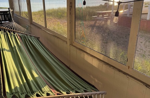 Newbury Cottage | Waterfront Cottage with Private Beach