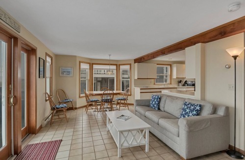 East Sandwich House | Waterfront cottage with private beach in Sandwich! 179B North Shore Blvd