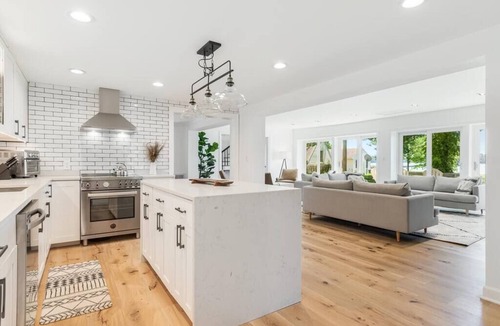 Royal Oak House | Waterfront Farmhouse Retreat on 18 Acres, Pool
