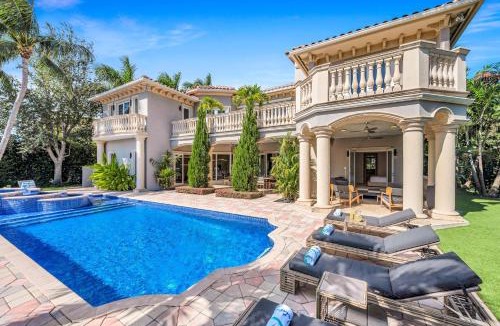 Coral Ridge Villa | Waterfront Heated Pool Canal View Access Paloma Key VlLLAS