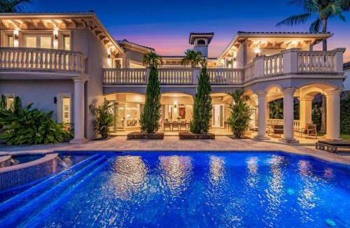 Coral Ridge Villa | Waterfront Heated Pool Canal View Access Paloma Key VlLLAS