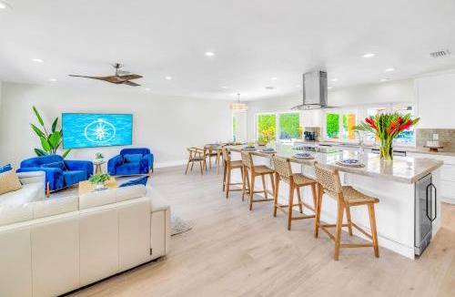Bermuda Riviera House | Waterfront Heated Pool Beach Proximity Bermuda Key Residence