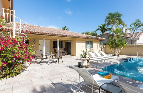 Bermuda Riviera House | Waterfront Home with 5 Bedrooms - Private Pool Area - Close to the Beach
