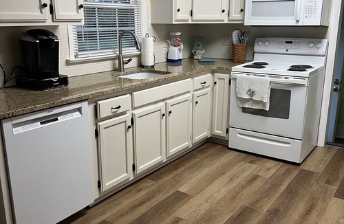 Lottsburg House | Waterfront home where you can relax or enjoy the things the Northern Neck.