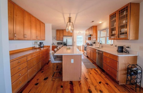 Topping House | Waterfront Home with pool, dock, gameroom, and kayaks!