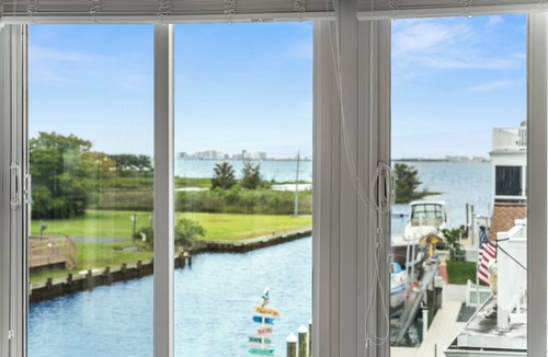 West Ocean City House | Waterfront Home with OC Skyline Views