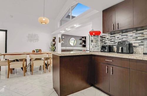 Ojus House | Waterfront House Arcades, Tiki & Firepit, Golf