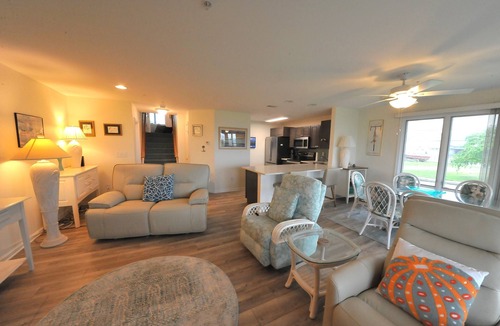 Rock Hall House | Waterfront in Historic Rock Hall, overlooking the main harbor and Chesapeake Bay