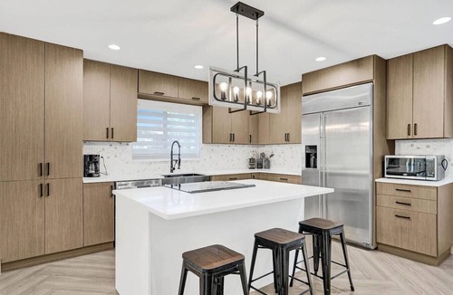 Hollywood Lakes House | Waterfront Intracoastal Luxe Pool 6BR Beach 5 min