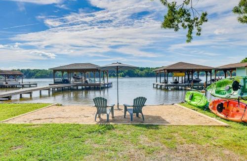 Bumpass House | Waterfront Lake Anna Home: Summer Family Escape!