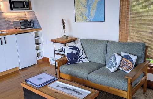 Callao Cabin | Waterfront Loft on the Yeocomico River - Kayaks, Dock & Swimming Pool