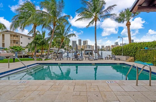Hallandale Beach Apartment | Waterfront Luxe Condo - Close to beach