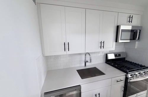 Peter Cooper Village Apartment | Waterfront Manhattan 1BR Near UN & Midtown