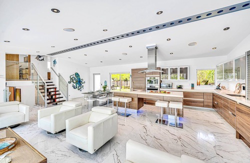 Riverside Park House | Waterfront Oasis/Cascading Pool & Views/Centrally located/Heated Pool/Cascade Key/Residences