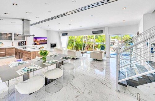 Riverside Park House | Waterfront Oasis/Cascading Pool & Views/Centrally located/Heated Pool/Cascade Key/Residences