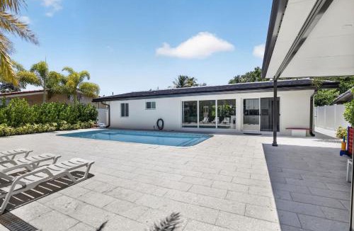 Riverside Park House | Waterfront Oasis with Private Pool