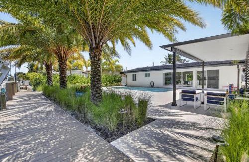 Riverside Park House | Waterfront Oasis with Private Pool