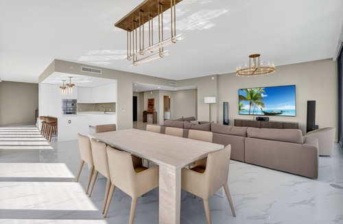 Midtown Apartment | Waterfront Opulent Sky Penthouse - Aria Reserve