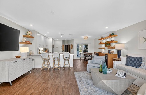 South Palm Beach Condo | Waterfront Palm Beach Escape: Piper