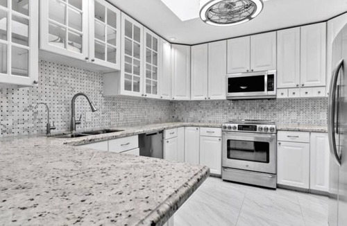 Wilton Manors Villa | Waterfront Paradise: Heated Pool, Marina, Kayaks, 1 mile to the beach