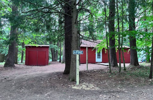 Corinth Cabin | Waterfront Pine Cabin near Saratoga, Lake George