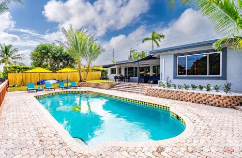 Poinsettia Heights House | Waterfront Pool Home Games, 10 min to Beach