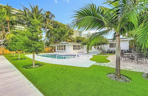 Barrier Island House | Waterfront, Pool, Walk to Beach: Prime Location