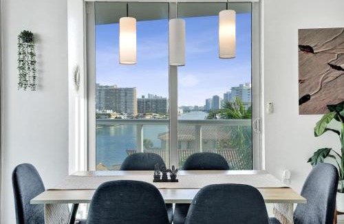 Hallandale Beach Apartment | Waterfront Retreat with Great Views - King Bed