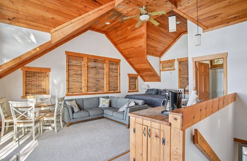 Mount Vernon House | Waterfront Retreat w/Private Beach and Dock