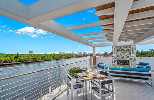 Coral Ridge Villa | Waterfront/Rooftop Terrace/Heated Pool/Canal View & Access/Horison Key | VlLLAS
