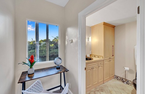 Birch Park Finger Streets House | Waterfront/Steps to Beach/Heated Pool/Casablanca Key/Residence