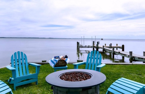 Tilghman House | Waterfront Tilghman Retreat with Dock, Fire Pit & Sunsets