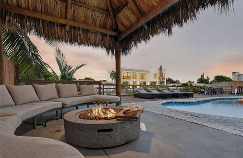 Ojus House | Waterfront Villa 5 min Aventura Cool Amenities
