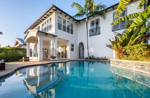 Harbour Inlet House | Waterfront w/Dock | Grace Harbor by RoveTravel