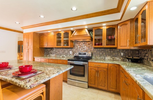 Tamarac House | Waters Edge Manor | Lake View + Pool!