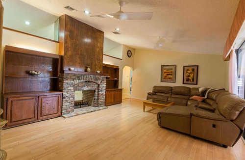 Tamarac House | Waters Edge Manor | Lake View + Pool!