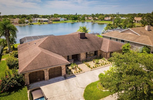 Tamarac House | Waters Edge Manor | Lake View + Pool!