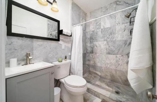 Hollywood Lakes Apartment | Waterside Studio w/King bed - Hollywood