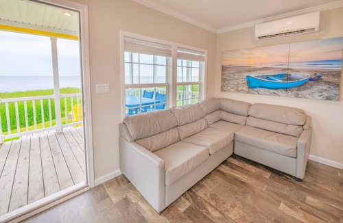 Coinjock Cottage | Waterview Cabin on Currituck Sound - Great Campground Amenities (WV90)