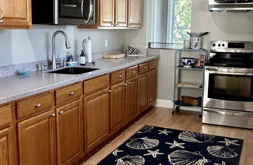 Gloucester Apartment | #Weddings #Holidays #Corporate short term? Just need some “in between” place ?