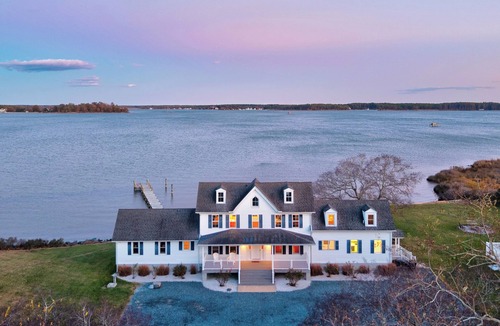 Cambridge House | Weddings/Reunions/Corp & Private Retreats 22 Acre Chesapeake Waterfront Estate