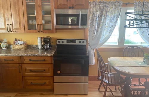 Earlville Cottage | Welcome to Crystal Beach @ the bay.