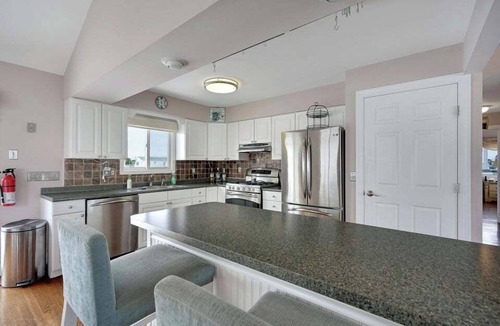 Pebble Beach House | Welcome to Paradise Peninsula! Custom Waterfront in Barnegat with PRIVATE POOL! Sleeps 14!
