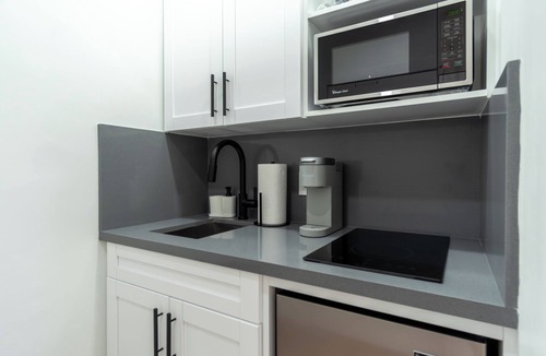 North Beach Apartment | Welcome to Sunrise & Palm Trees!