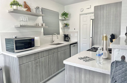 Central Oakland Park Apartment | Welcome to the Seahorse Cottage Apartment – Your Stylish Fort Lauderdale Escape